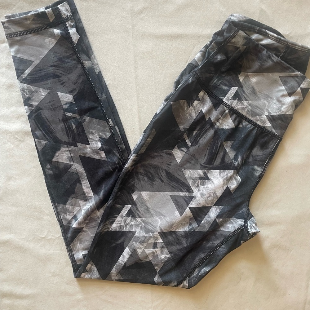 Avia Black and Gray Patterned Leggings